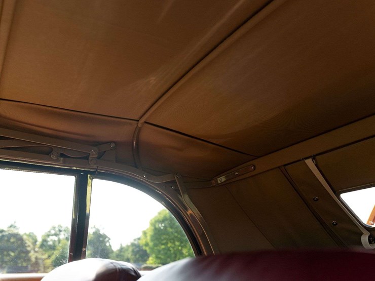 1947-ford-super-deluxe-sportsman-image-40