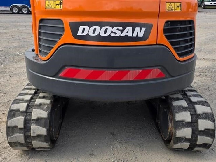 2023-doosan-dx63-3-image-23