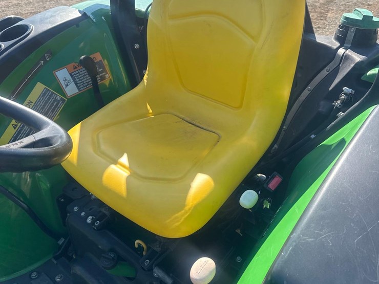 2022-john-deere-3043d-image-24