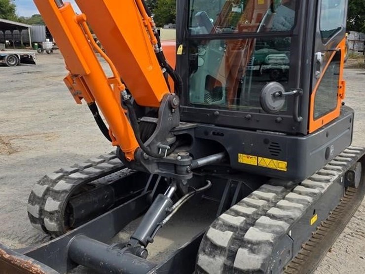 2023-doosan-dx63-3-image-12