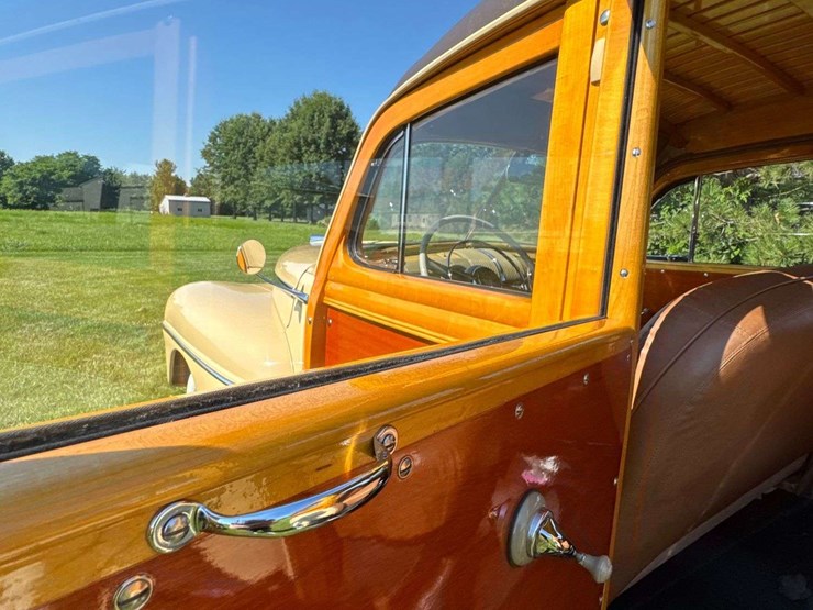 1947-ford-super-deluxe-woody-wagon-image-59