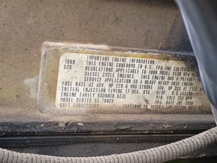 2003-freightliner-fl106-image-16