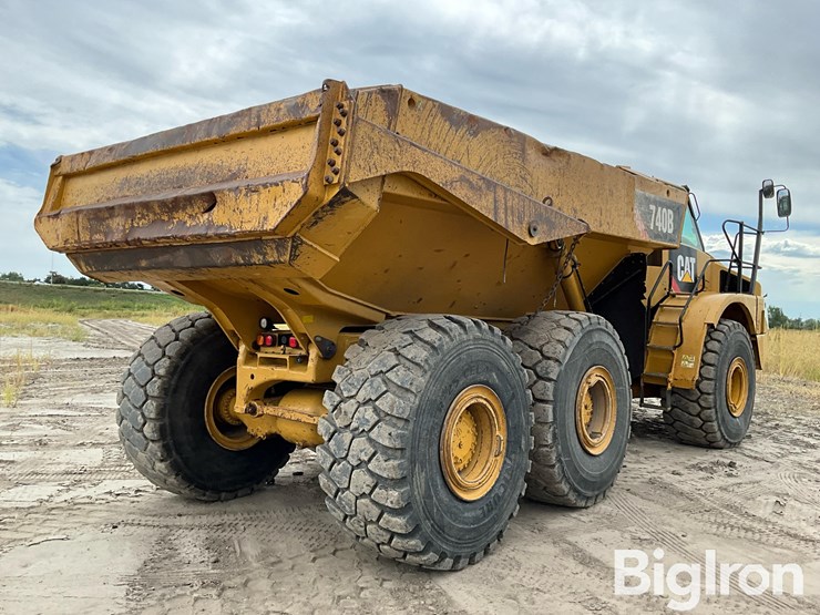 2013-caterpillar-740b-image-5
