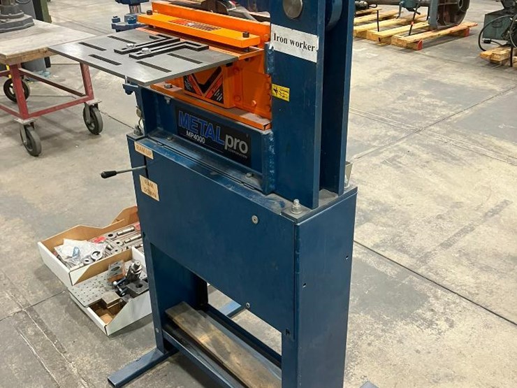 metalpro-mp4000-iron-worker,-40-ton-punch-capacity,-w/-spare-assorted-dies-image-3