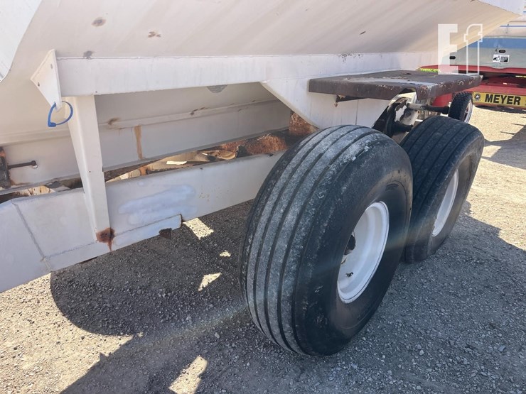 mobility-dry-fertilizer-spreader-8097-image-5