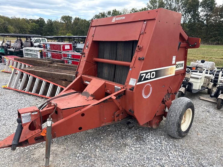 hesston-740-image-1