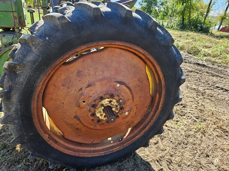 john-deere-model-b-image-14