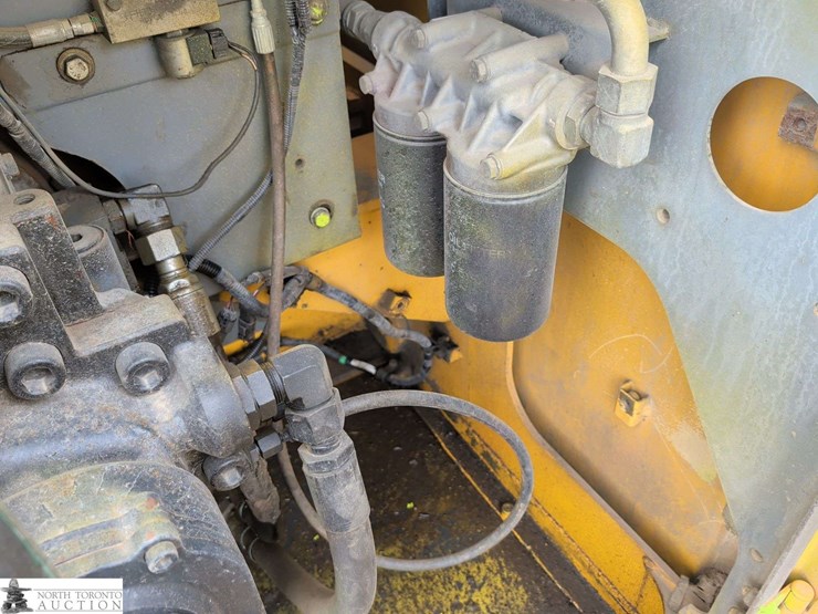 2010-john-deere-450-image-63