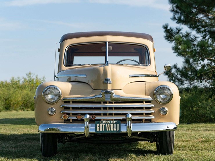 1947-ford-super-deluxe-woody-wagon-image-12