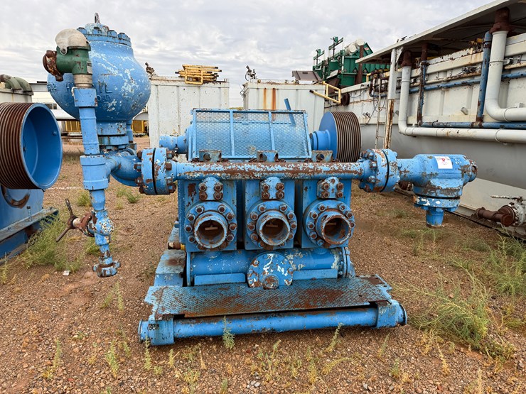 skytop-brewster-1600-triplex-mud-pump-image-2