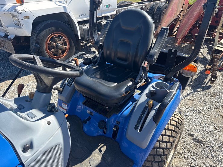 new-holland-workmaster-25s-image-6