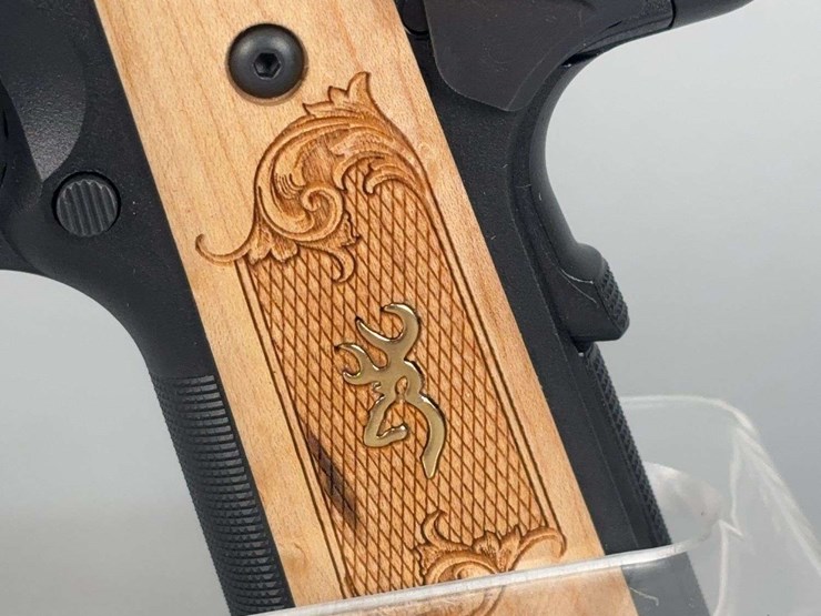 browning-black-label-1911-22-.22-lr-pistol-sn#-51eyv51451,-manual,-with-soft-case,-in-original-box-image-5