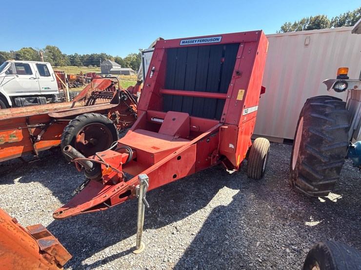 massey-ferguson-142-image-2