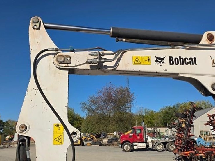 2006-bobcat-341g-image-10