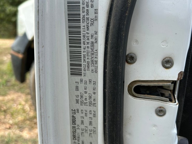 2014-dodge-1500-image-69