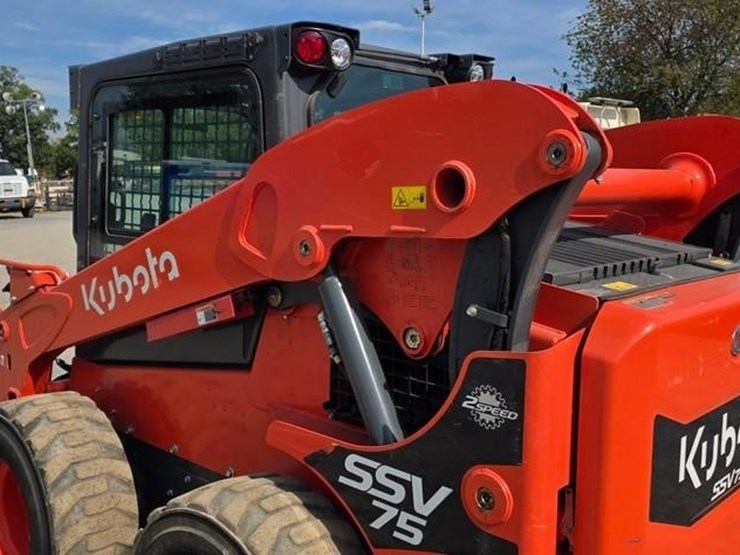 2025-kubota-ssv75-image-22