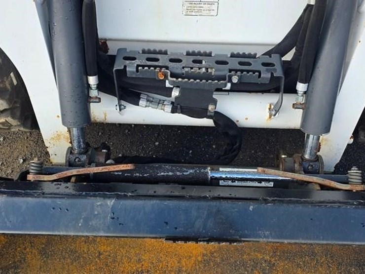 2018-bobcat-s550-image-35