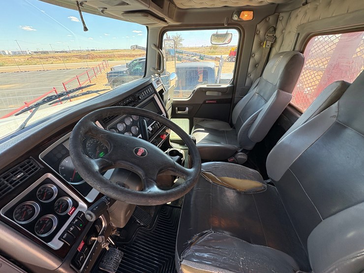 2013-kenworth-t800-image-9