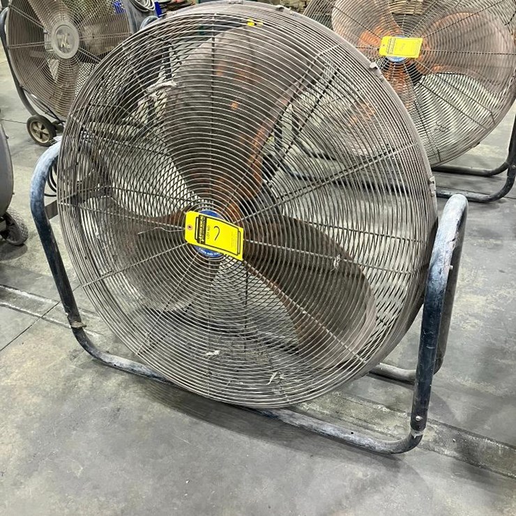 GLOBAL INDUSTRIAL 36" FLOOR FAN