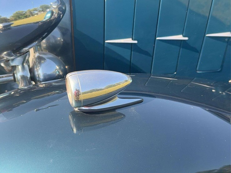 1932-cadillac-v-16-fleetwood-image-17