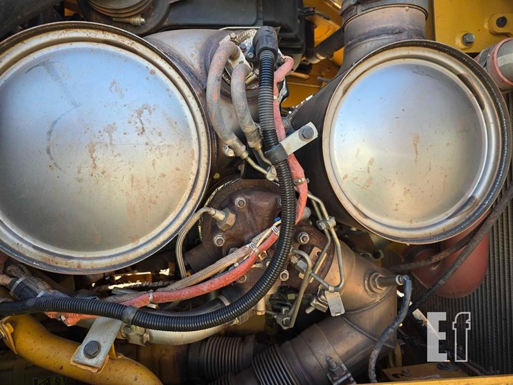 2016-caterpillar-d6t-xl-image-42