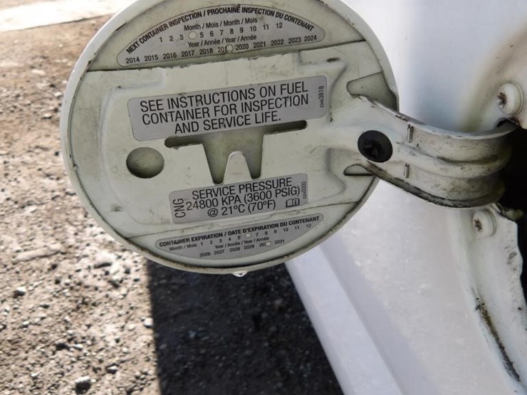2016-utility-van-image-9