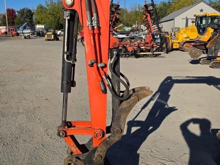 2017-kubota-kx040-4-image-9
