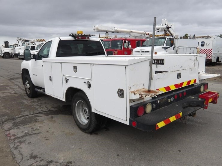 2013-chevrolet-silverado-3500-image-4