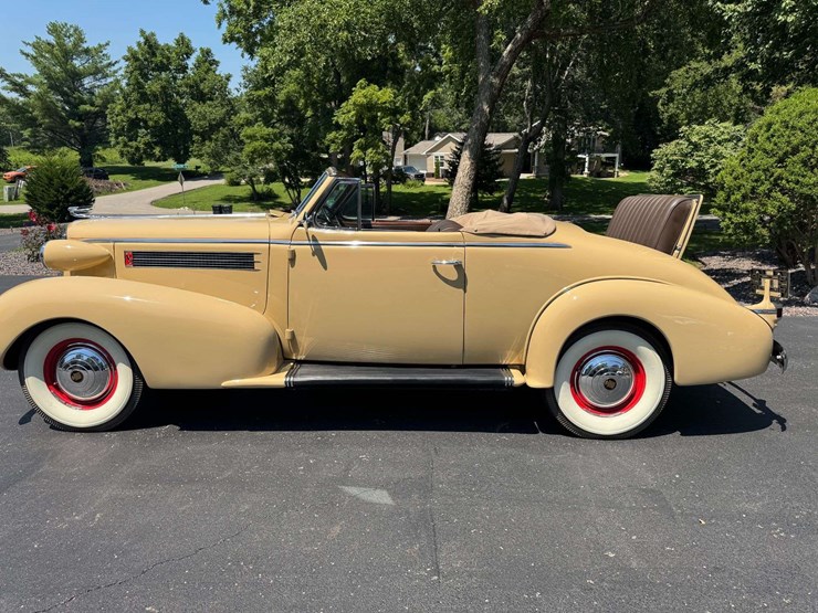 1937-cadillac-series-60-five-passenger-touring-sedan-image-7