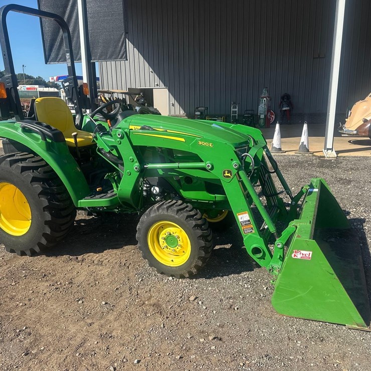 2022 JOHN DEERE 3043D