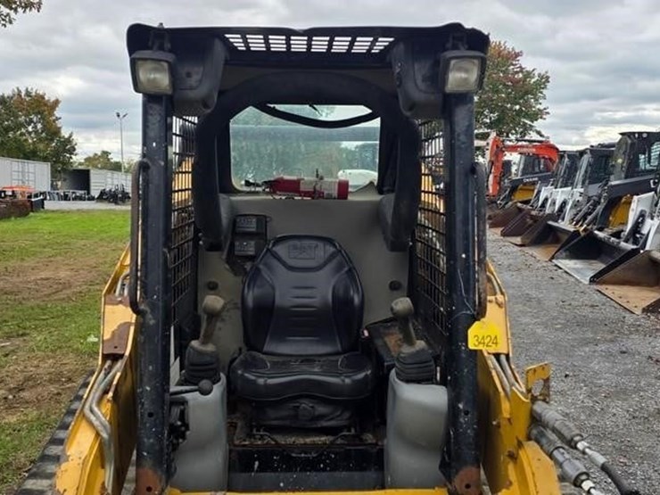 2012-caterpillar-259b3-image-40