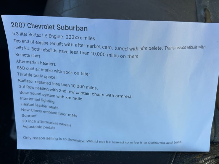 2007-chevrolet-suburban-image-12