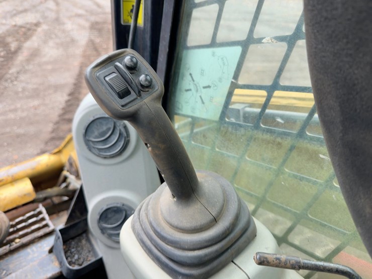 2009-caterpillar-279c-image-21
