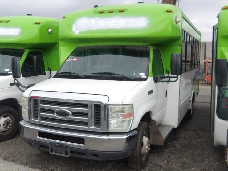 2016-ford-e450-image-1