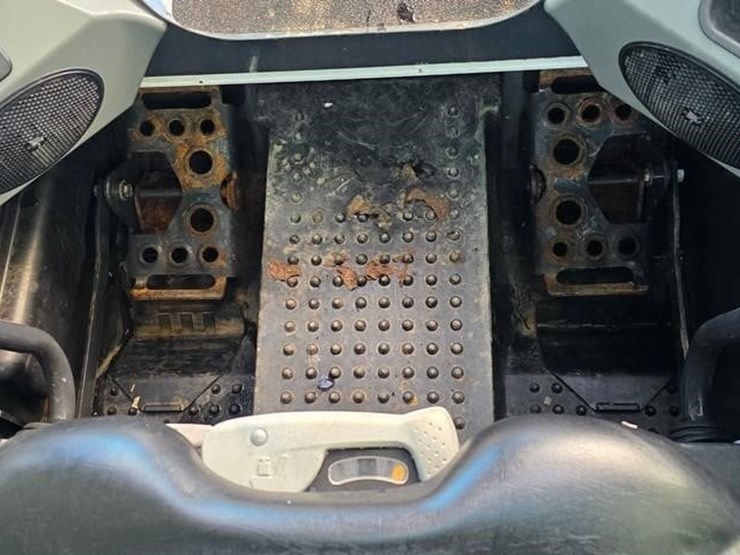 2018-bobcat-s550-image-48
