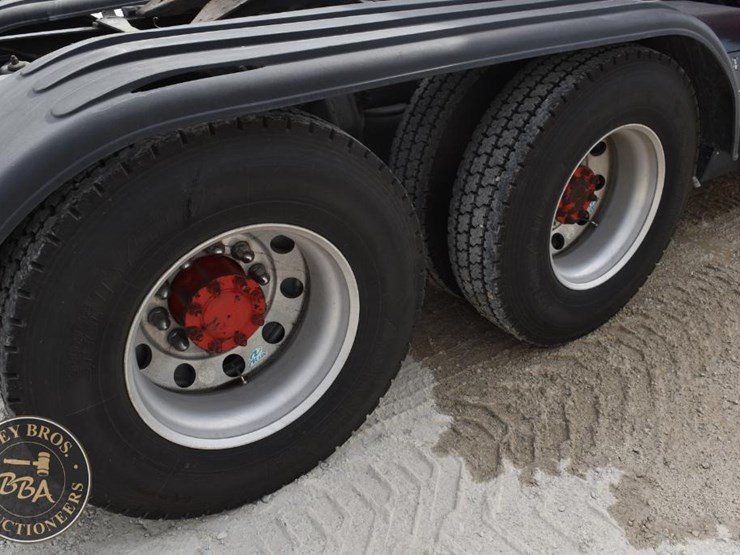 2014-peterbilt-579-image-20