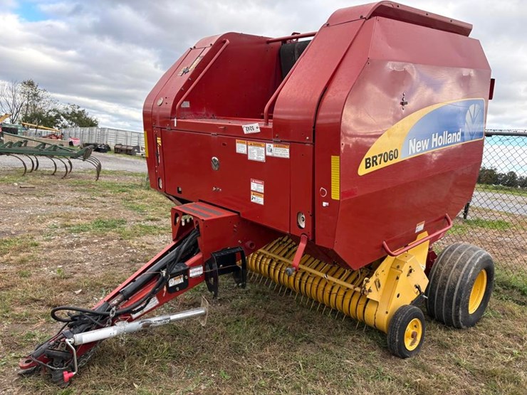 2008-new-holland-br7060-image-3