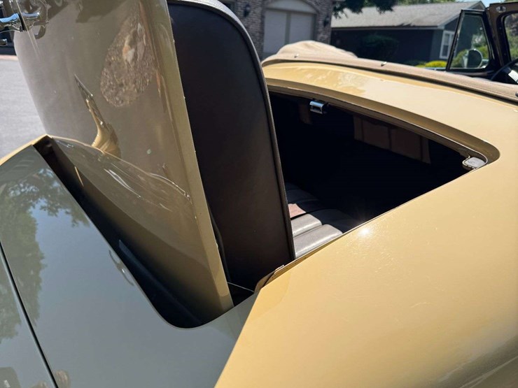 1937-cadillac-series-60-five-passenger-touring-sedan-image-13