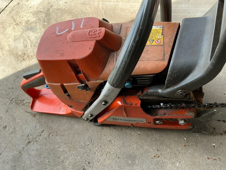 #117-•-2011-husqvarna-390xp-chainsaw-image-9