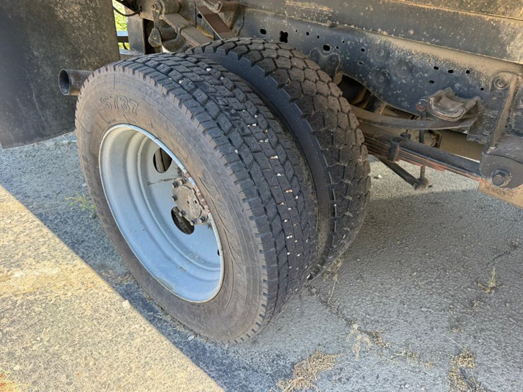 2004-ford-f450-image-14
