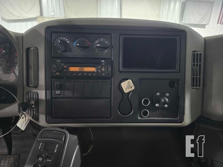2010-international-durastar-4300-image-14