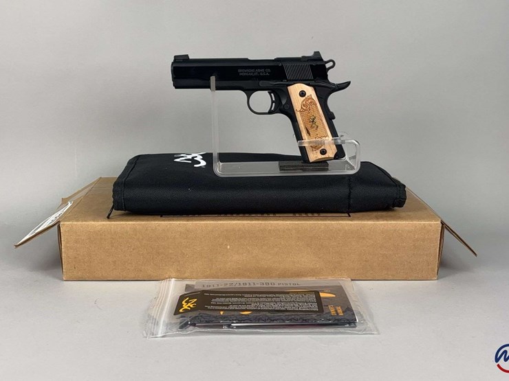 browning-black-label-1911-22-.22-lr-pistol-sn#-51eyv51451,-manual,-with-soft-case,-in-original-box-image-1
