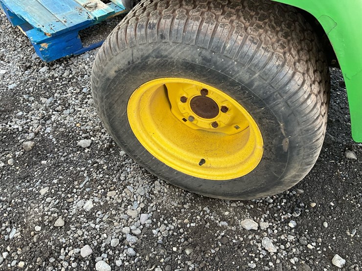 john-deere-240-image-18