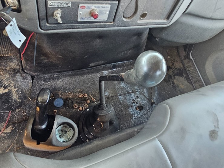 2005-international-durastar-4300-image-31