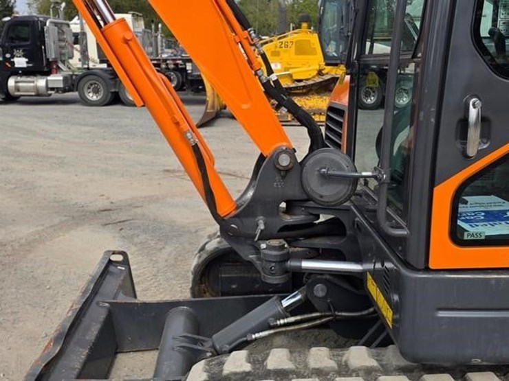 2023-doosan-dx63-3-image-15