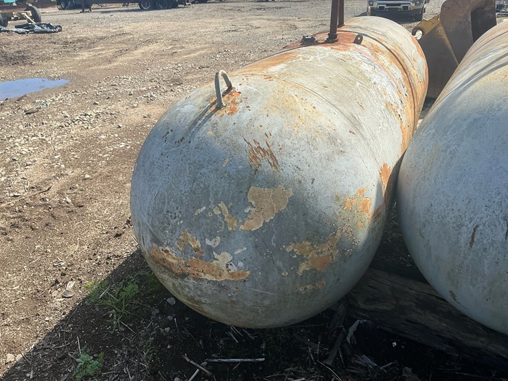 #173-•-air-storage-tank-image-3