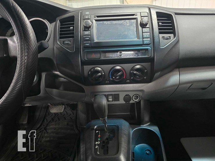 2013-toyota-tacoma-image-14