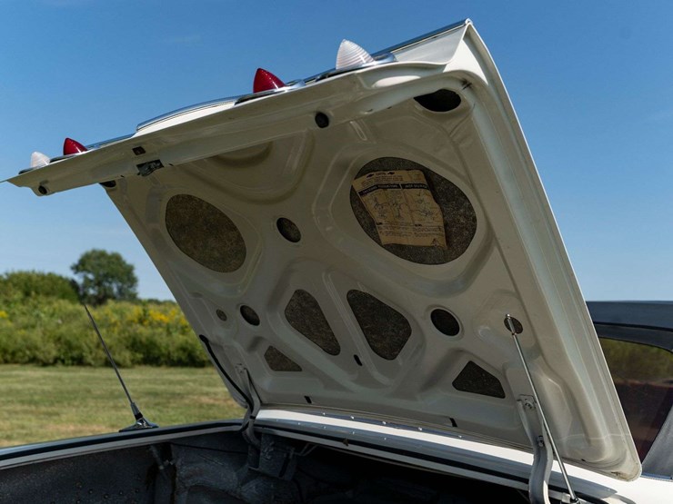 1961-chevrolet-impala-convertible-unrestored-original-image-18