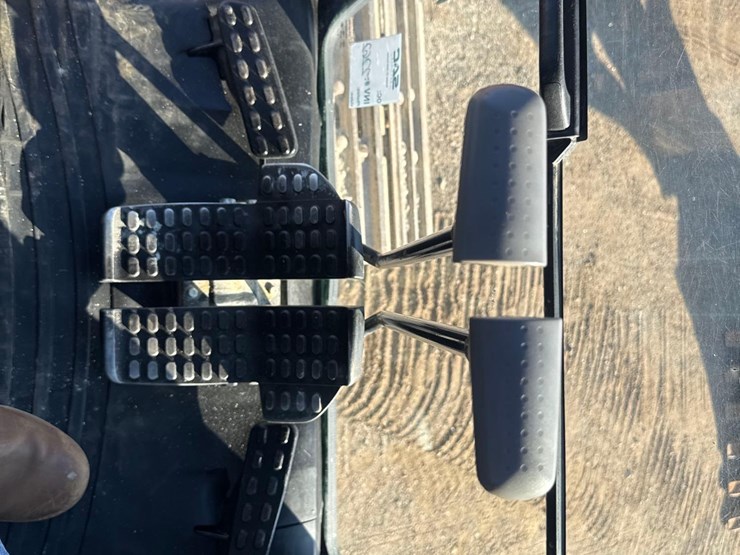 2022-deere-210g-lc-image-37