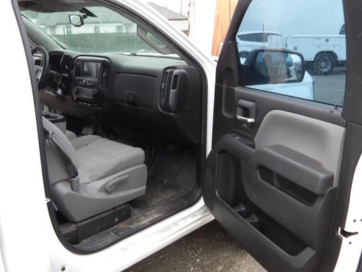 2018-chevrolet-silverado-1500-image-11